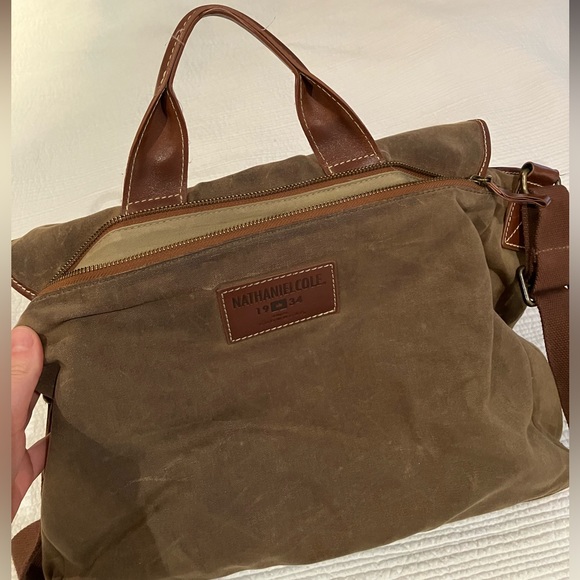 ❌ SOLD ❌ Leather & waxed cotton canvas Messenger Bag - Picture 3 of 8